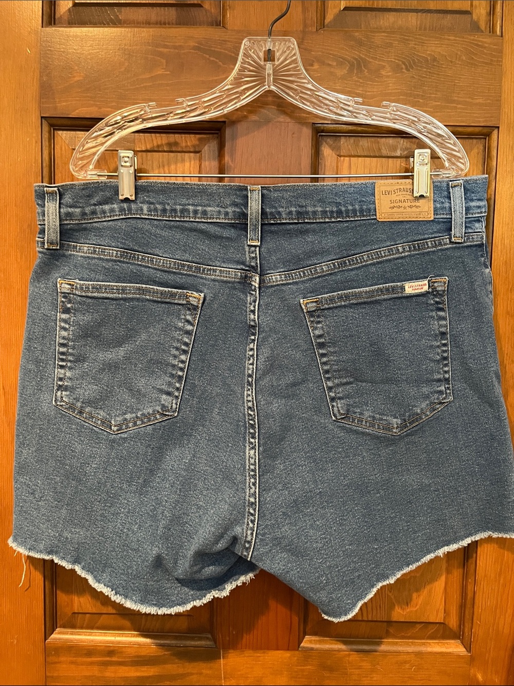 Levi Denim Shorts - Picture 2 of 6